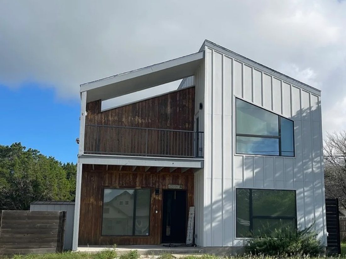 The Canyon Lake, Texas home Elizabeth bought through a trust acquisition